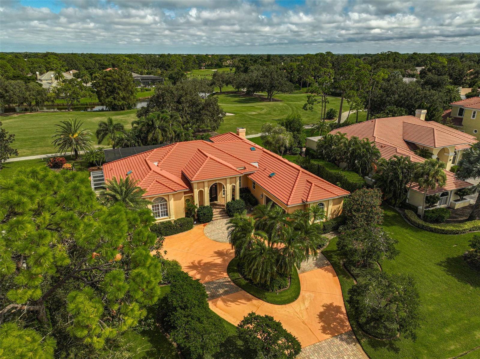 909 MACEWEN DR, Osprey, FL 34229