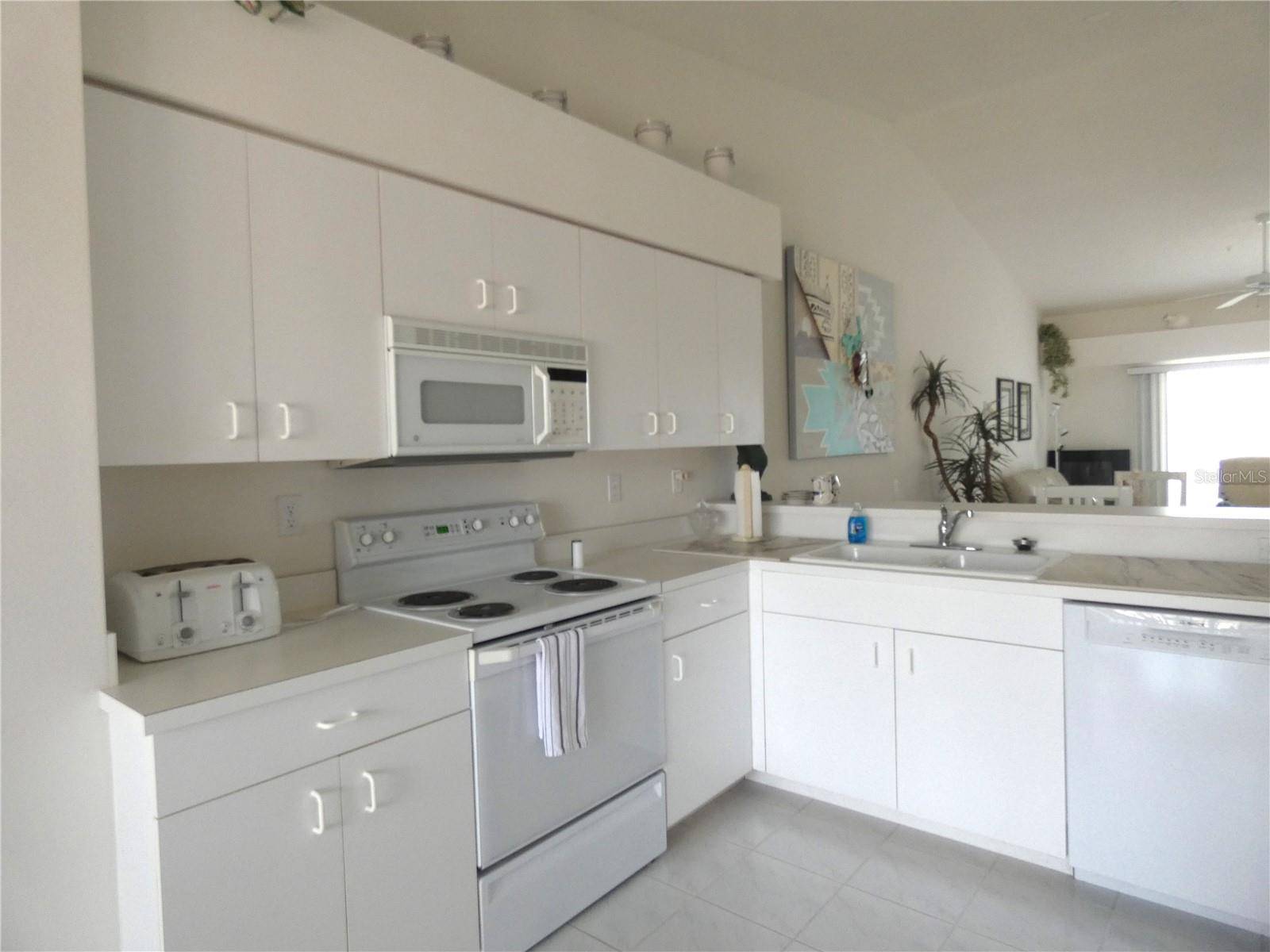 9641 CASTLE POINT DR #1225, Sarasota, FL 34238