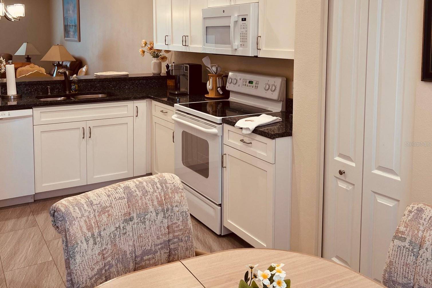 4639 CHAPEL HILL DR #2912, Sarasota, FL 34238