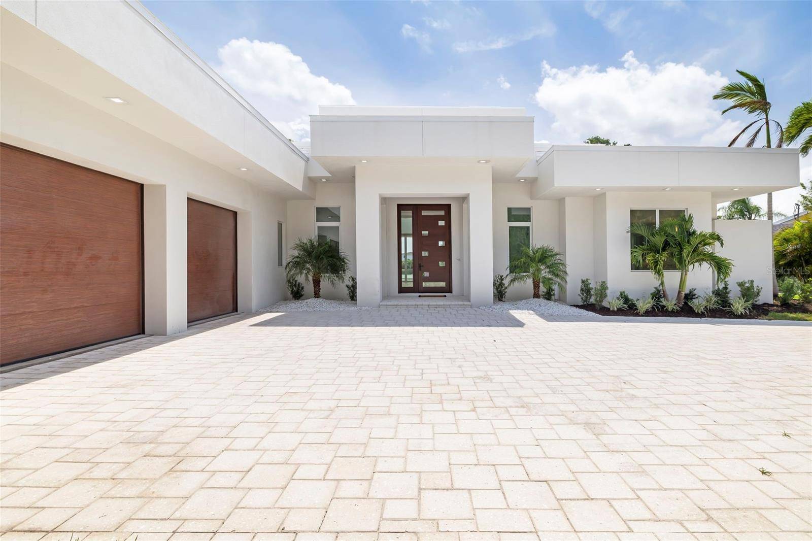 4431 CAMINO REAL, Sarasota, FL 34231