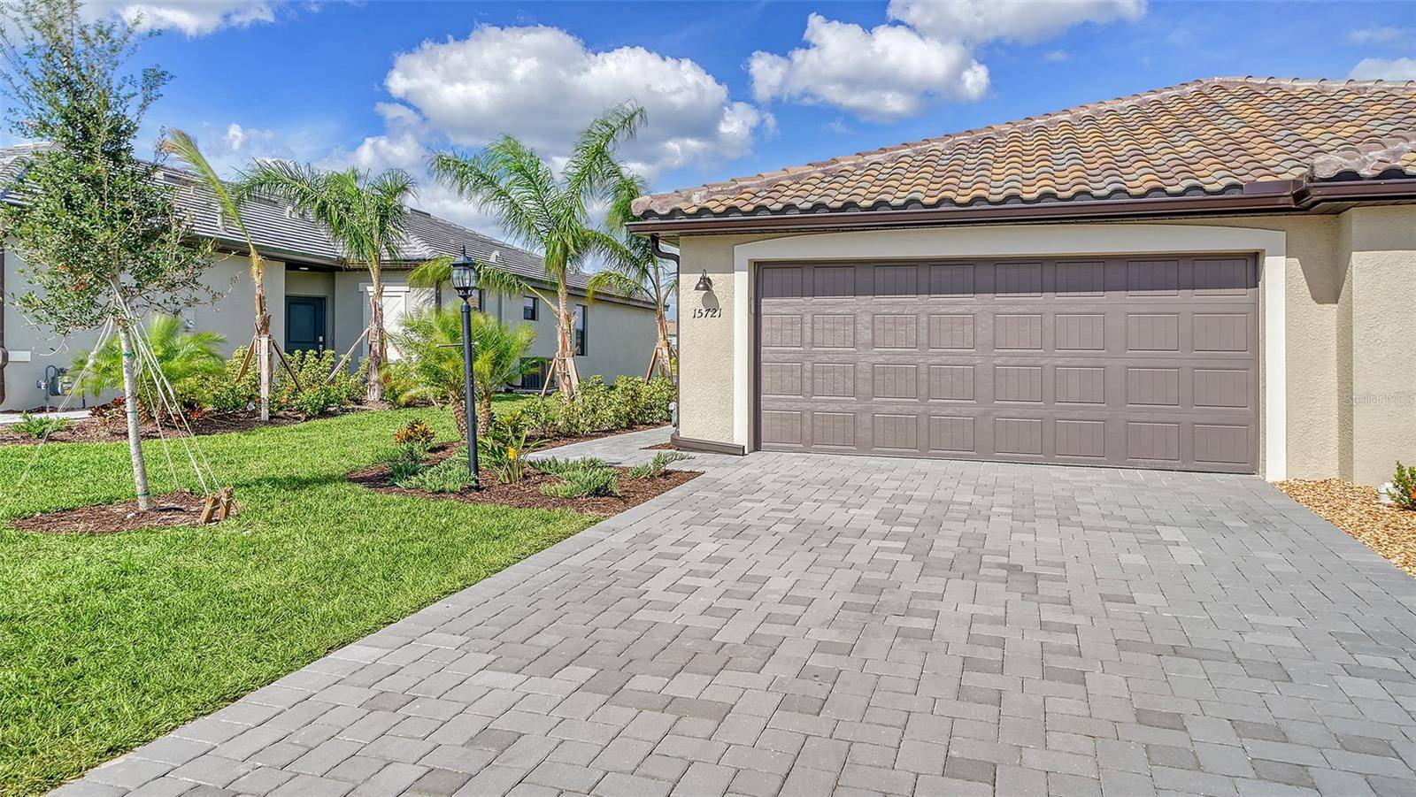 15721 SUNNY DAY DR, Bradenton, FL 34211
