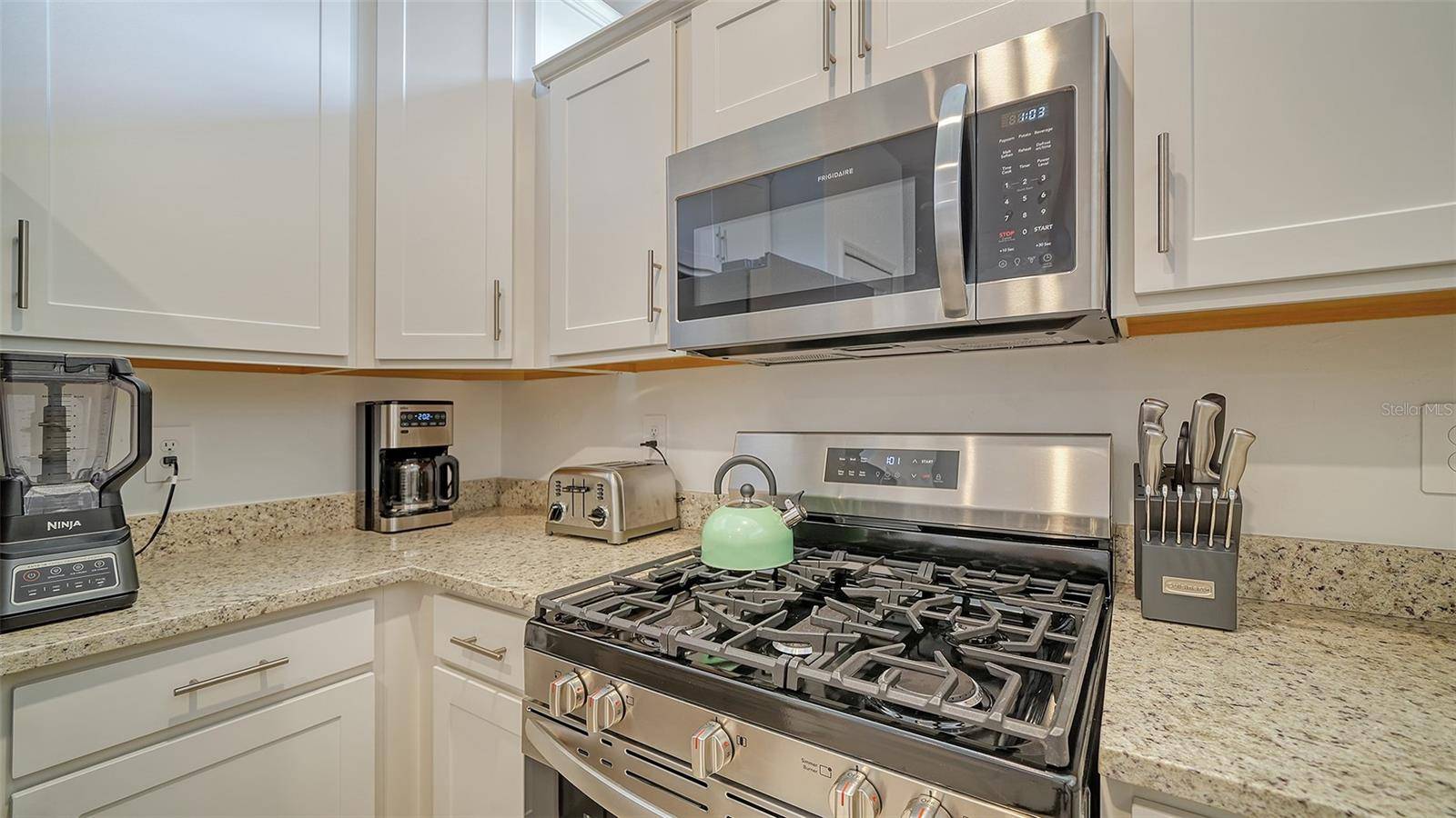 15721 SUNNY DAY DR, Bradenton, FL 34211