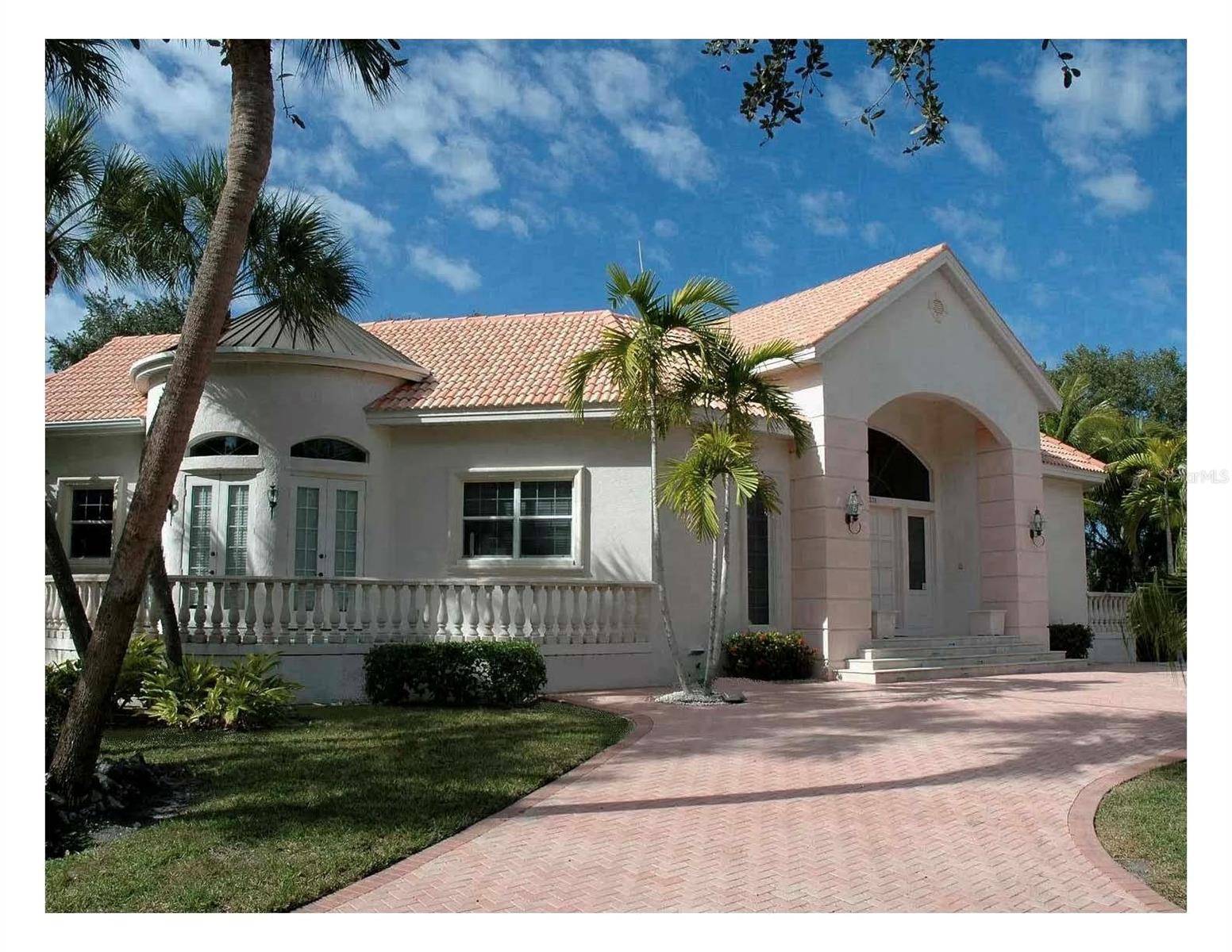 5331 SIESTA COVE DR, Sarasota, FL 34242