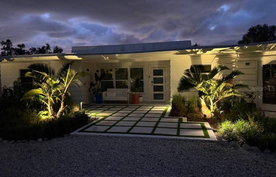 6304 BEECHWOOD AVE, Sarasota, FL 34231