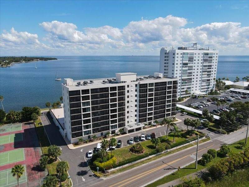 7100 SUNSHINE SKYWAY LN S #706, St Petersburg, FL 33711