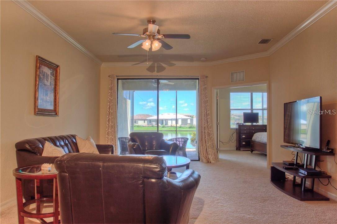 6627 CANDLESTICK DR, Bradenton, FL 34212