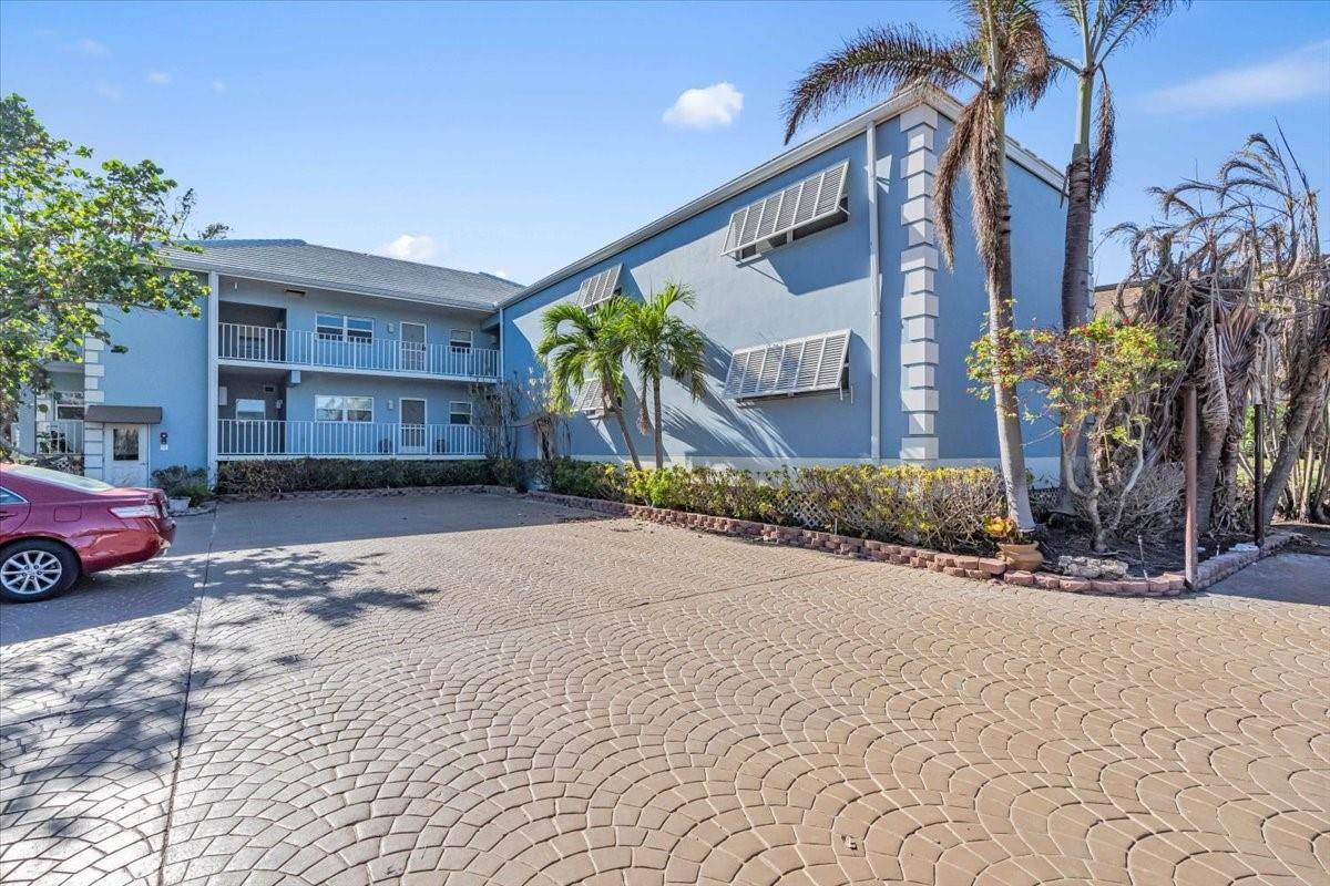 5621 GULF OF MEXICO DR #102, Longboat Key, FL 34228