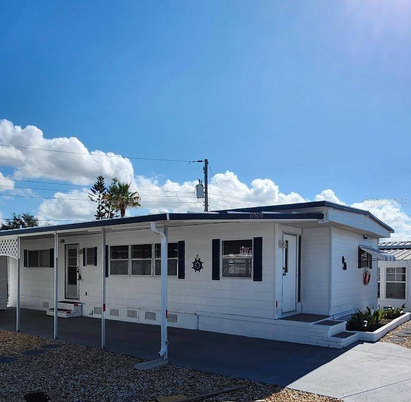 6909 E BAYOU LN, Bradenton, FL 34207