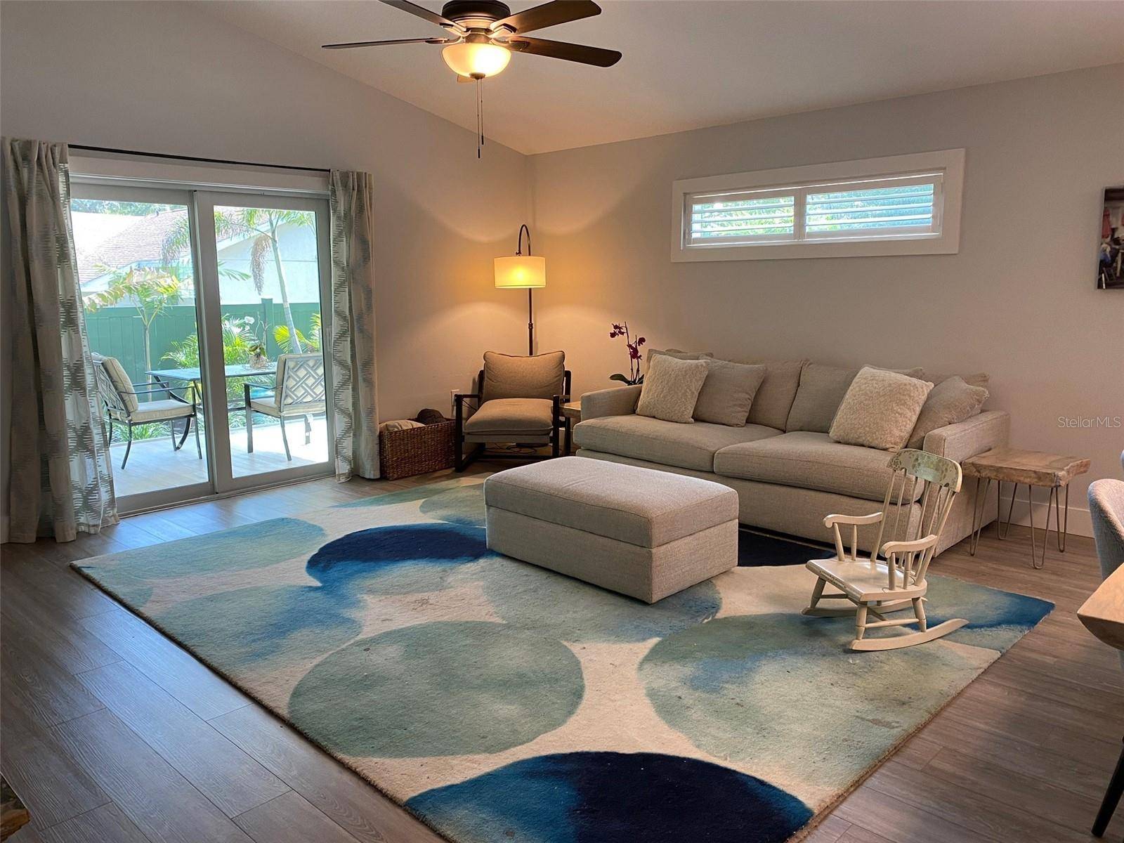 2933 MAIDEN LN, Sarasota, FL 34231