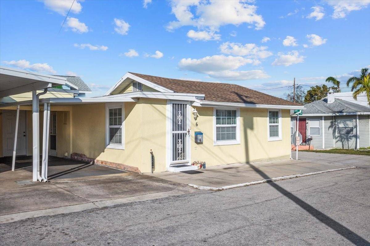 6 SEMINOLE DR, Bradenton, FL 34208