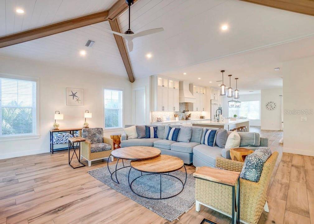 9403 GULF DR, Anna Maria, FL 34216