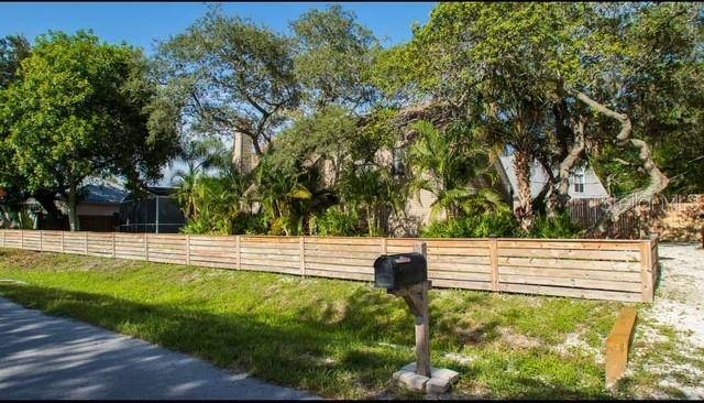 5311 CREEK DR, Sarasota, FL 34231