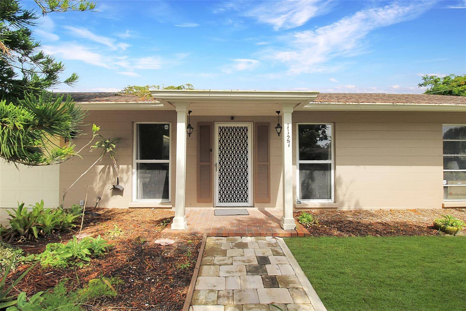 1127 DE LEO DR, Sarasota, FL 34243