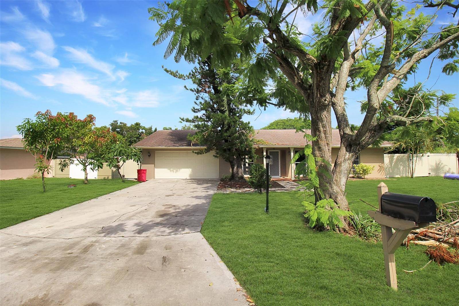 1127 DE LEO DR, Sarasota, FL 34243