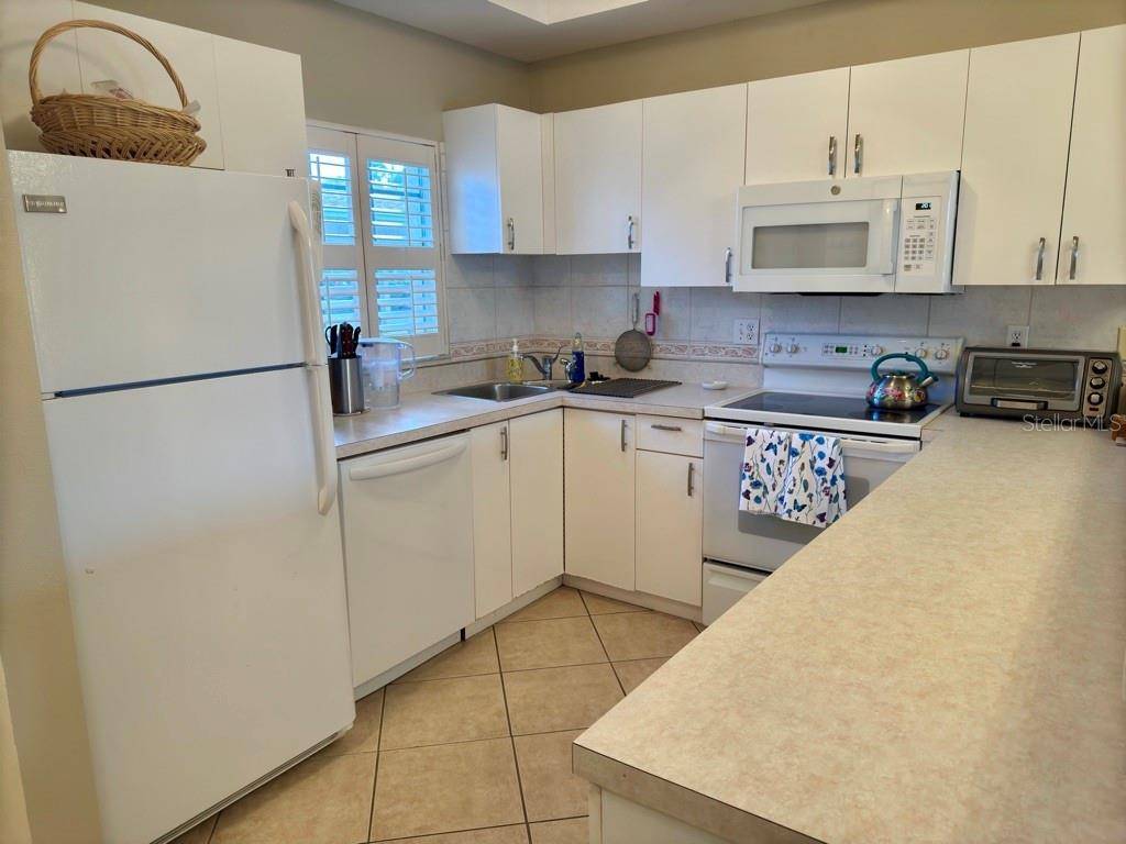 8370 WINGATE DR #714, Sarasota, FL 34238