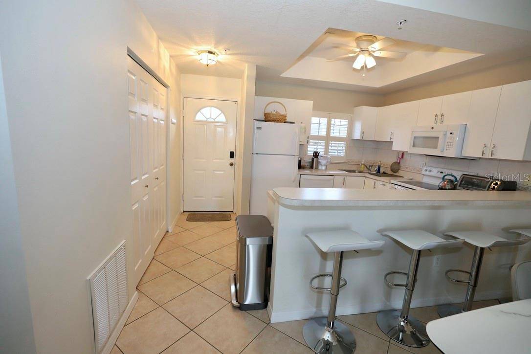 8370 WINGATE DR #714, Sarasota, FL 34238