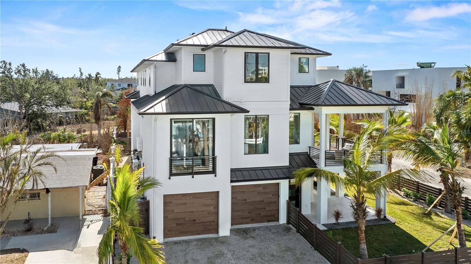 7007 POINT OF ROCKS RD, Sarasota, FL 34242