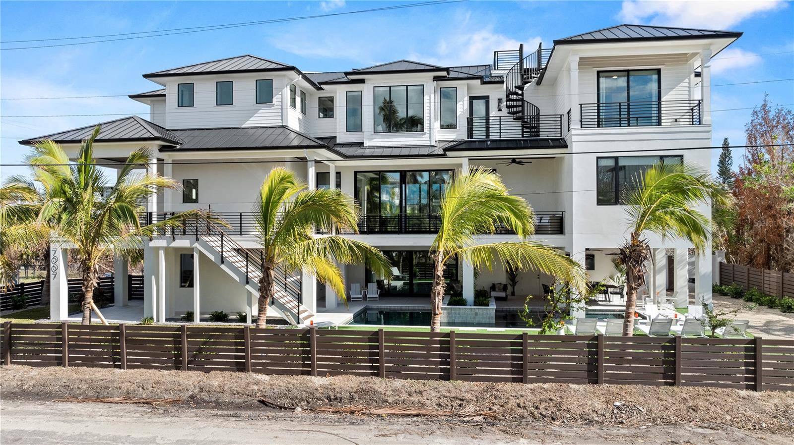 7007 POINT OF ROCKS RD, Sarasota, FL 34242