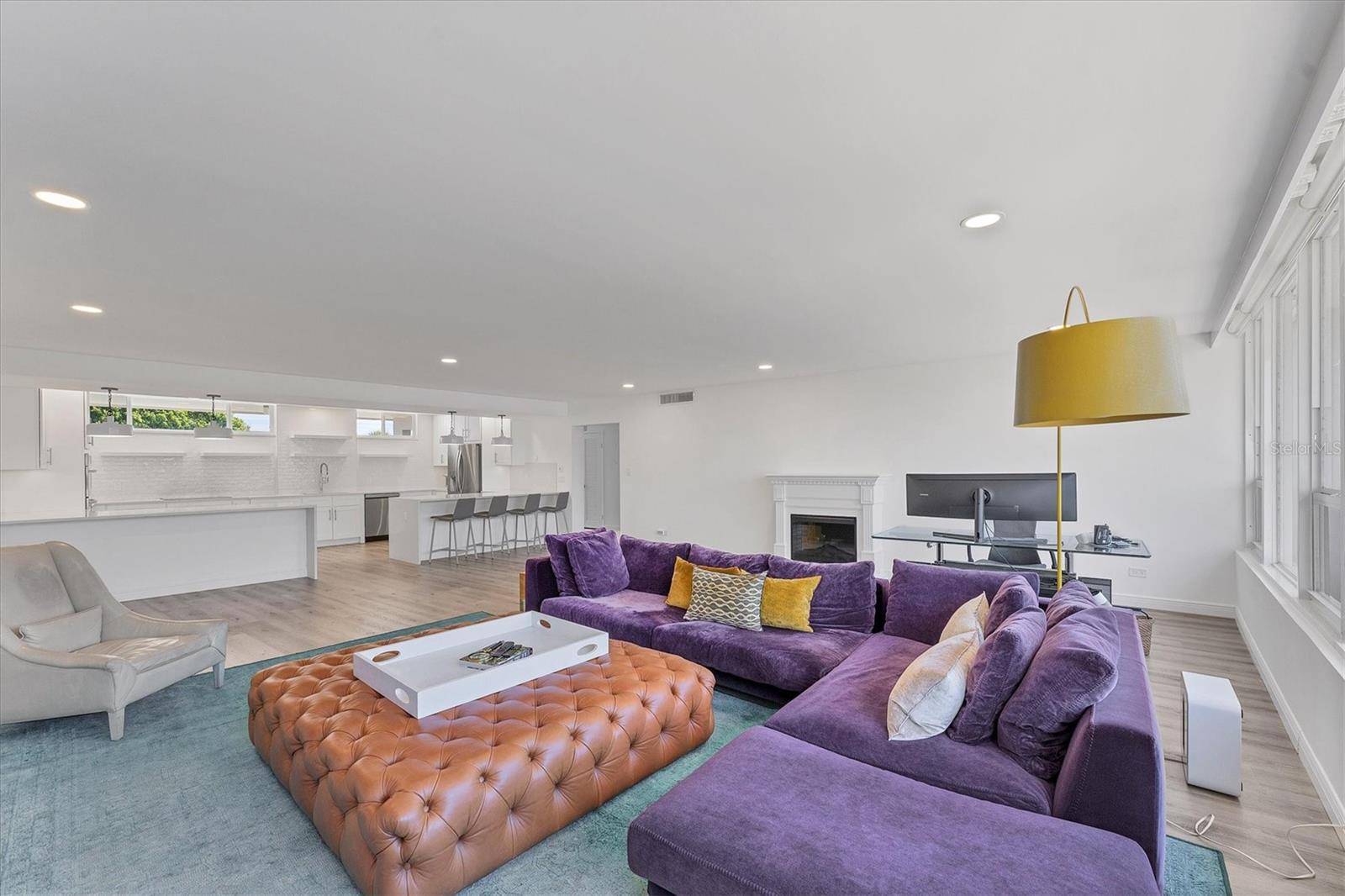 100 SANDS POINT RD #323, Longboat Key, FL 34228