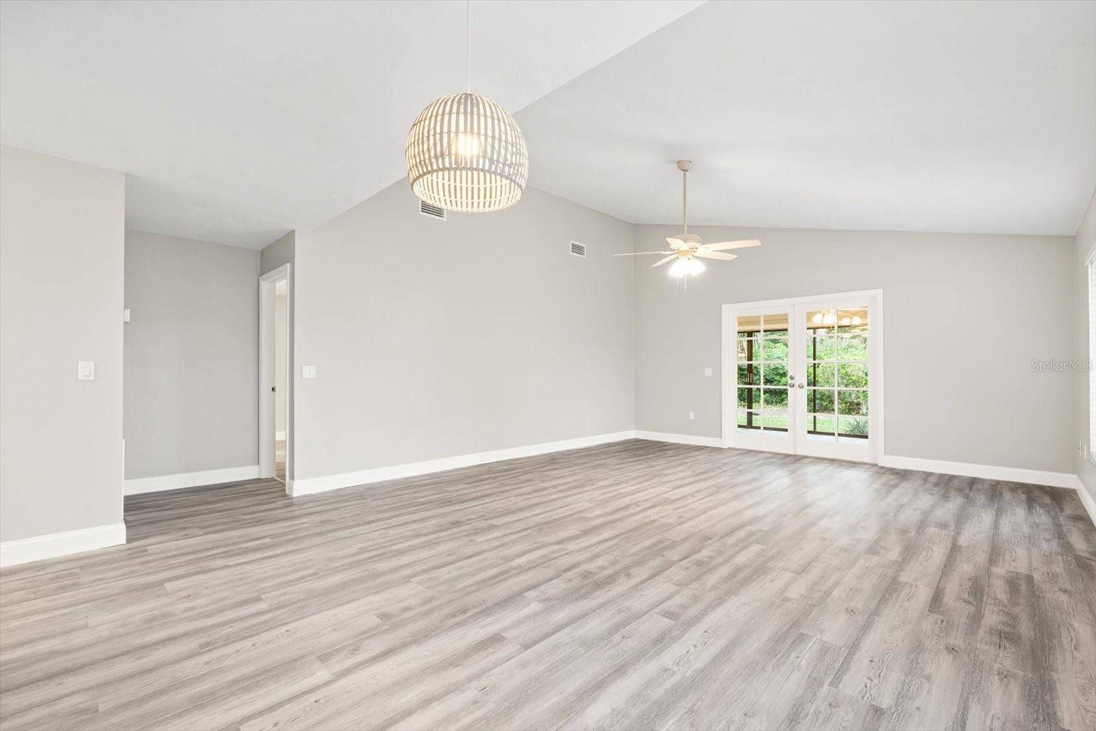 6401 PELICAN DR #80A, Bradenton, FL 34210
