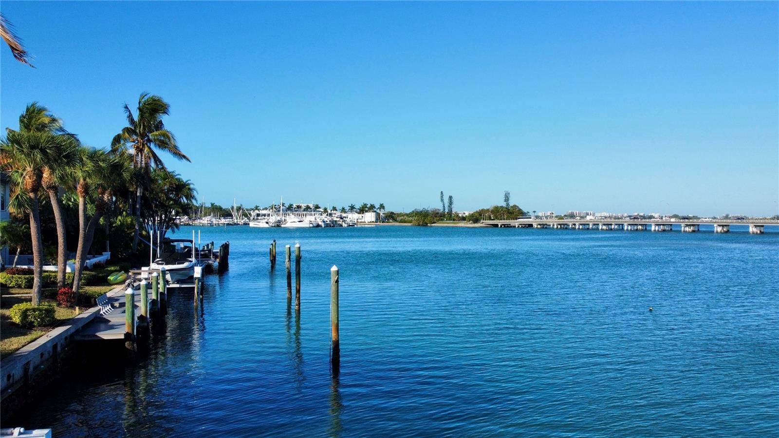 109 N WARBLER LN, Sarasota, FL 34236