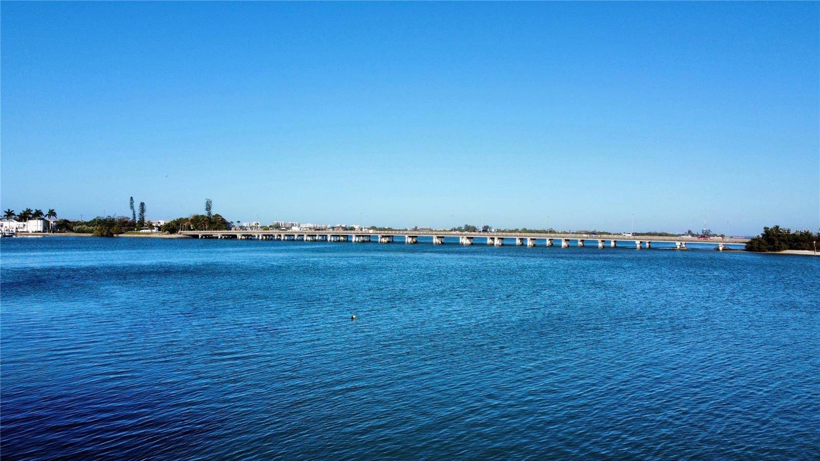 109 N WARBLER LN, Sarasota, FL 34236