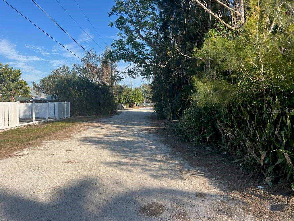 4122 N LOCKWOOD RIDGE RD, Sarasota, FL 34234