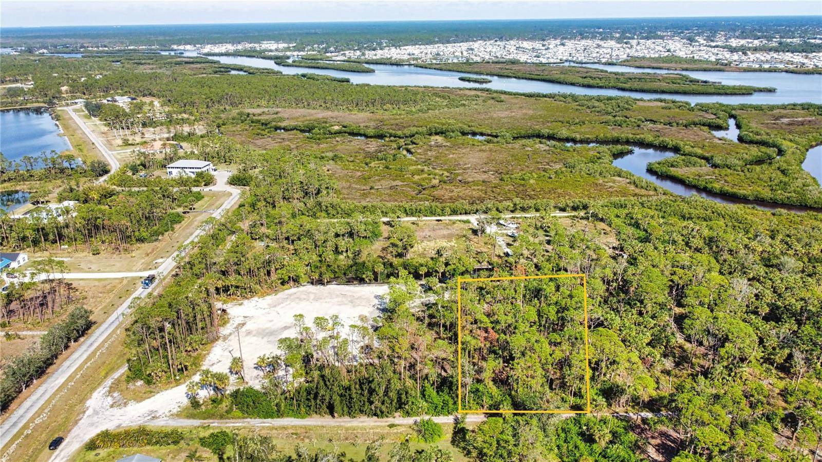 9051 CALOOSA DR, Venice, FL 34293