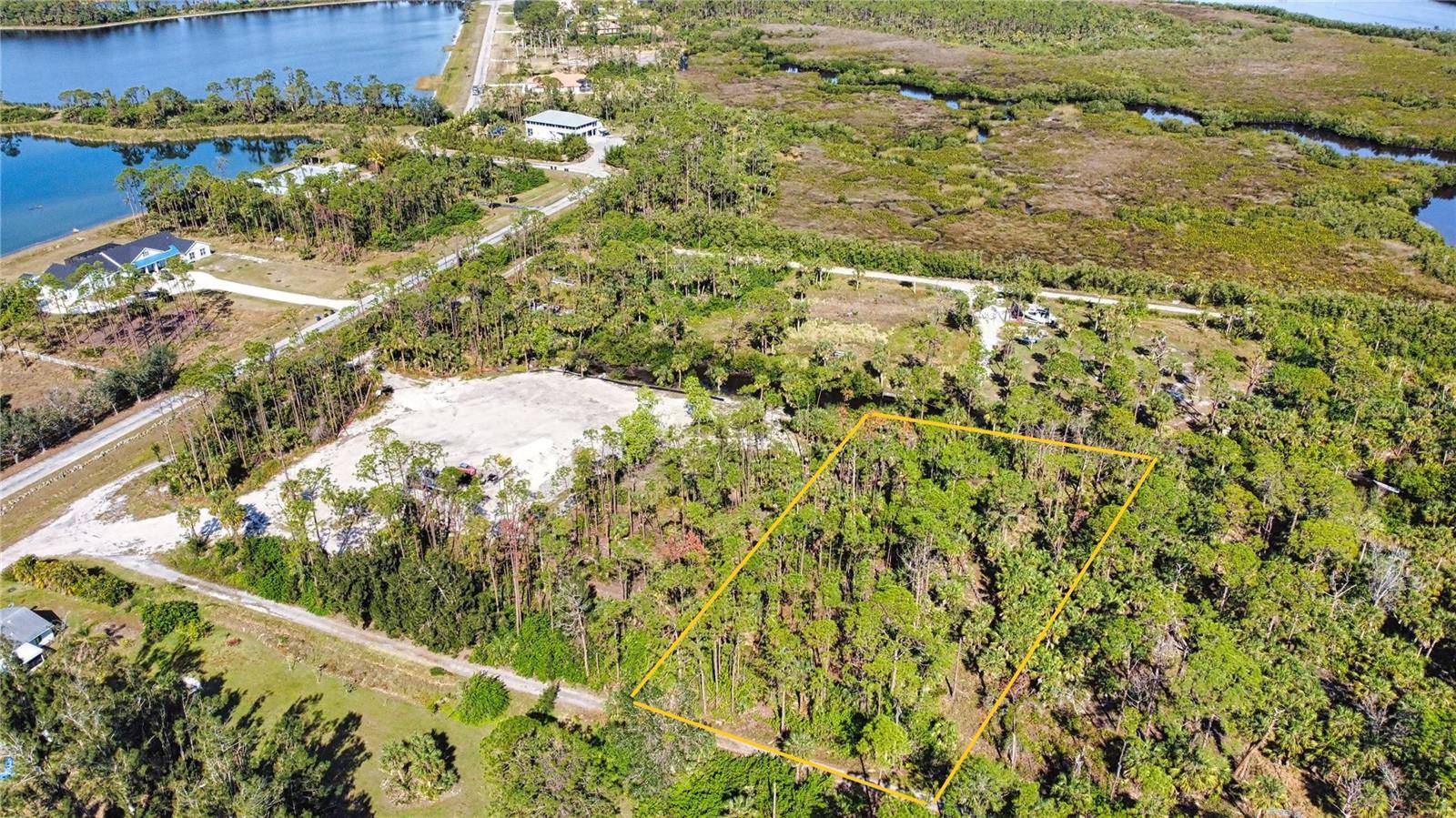 9051 CALOOSA DR, Venice, FL 34293
