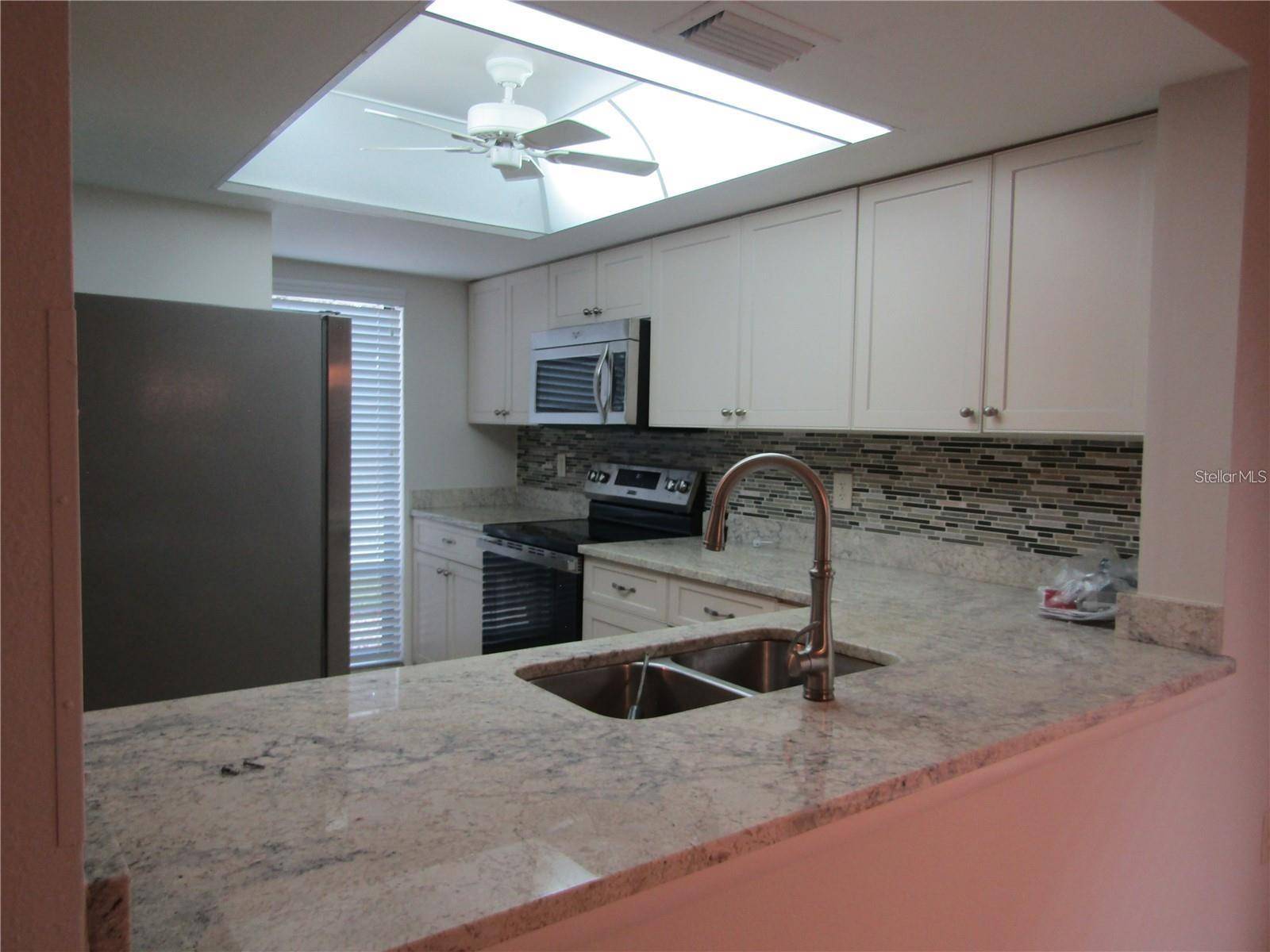 3021 TAYWOOD MDWS #11, Sarasota, FL 34235