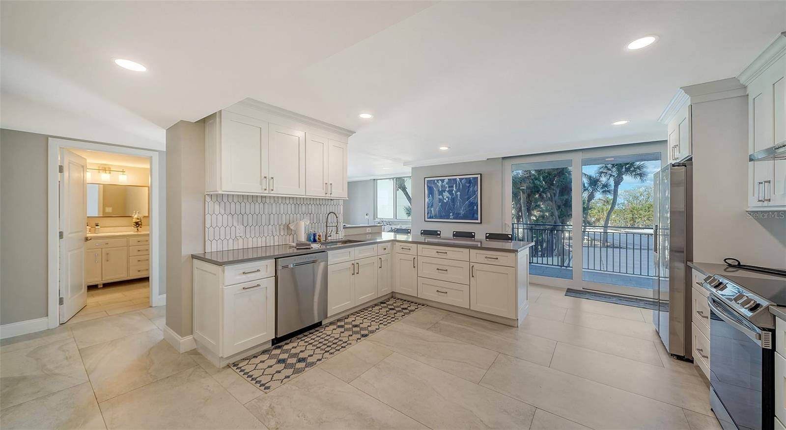 4822 OCEAN BLVD #2F, Sarasota, FL 34242