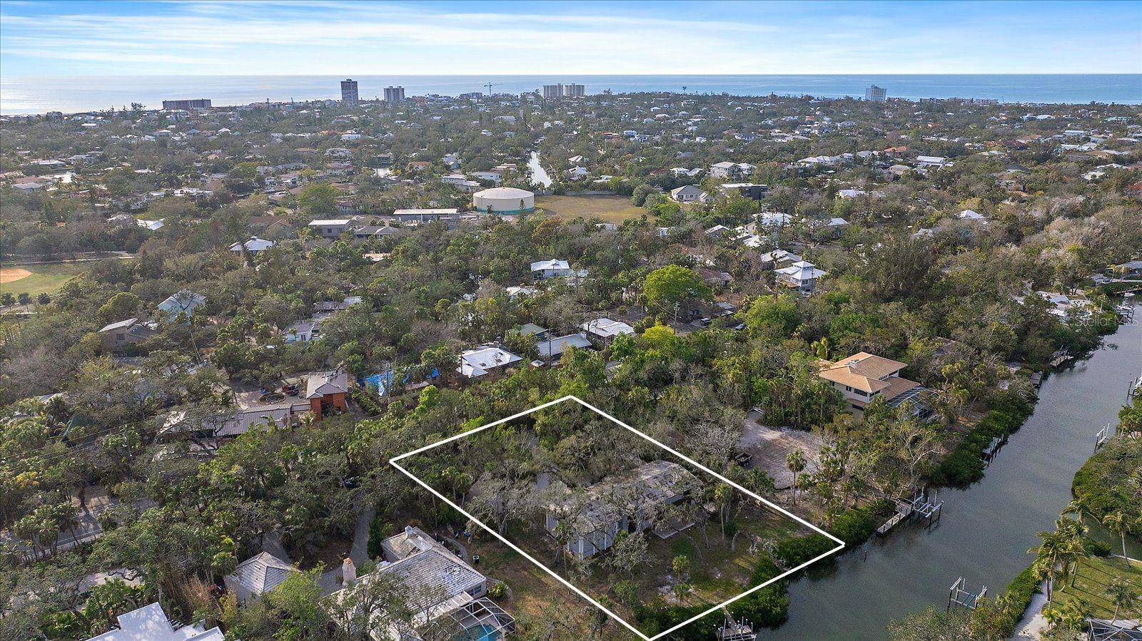5225 HIDDEN HARBOR RD, Sarasota, FL 34242
