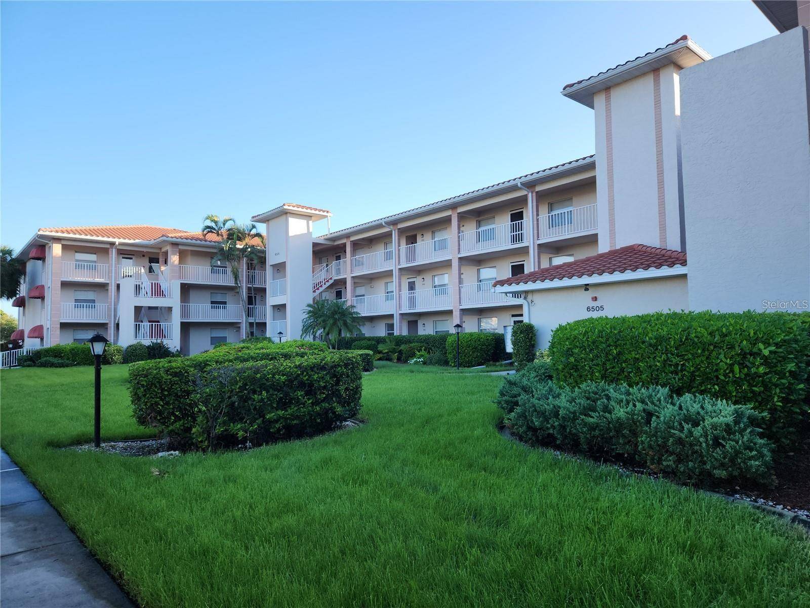 6505 STONE RIVER RD #203, Bradenton, FL 34203