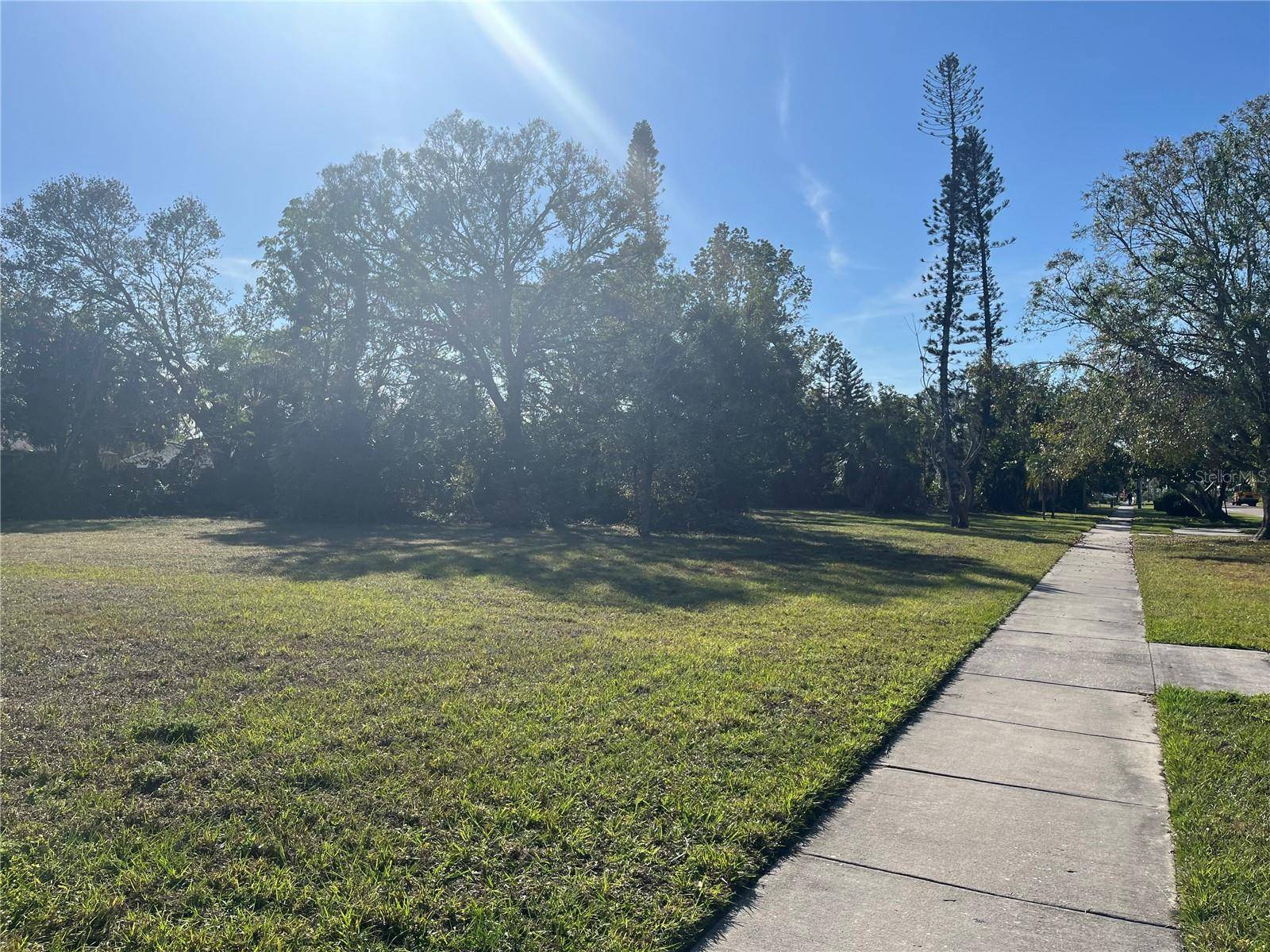 2470 RINGLING BLVD, Sarasota, FL 34237