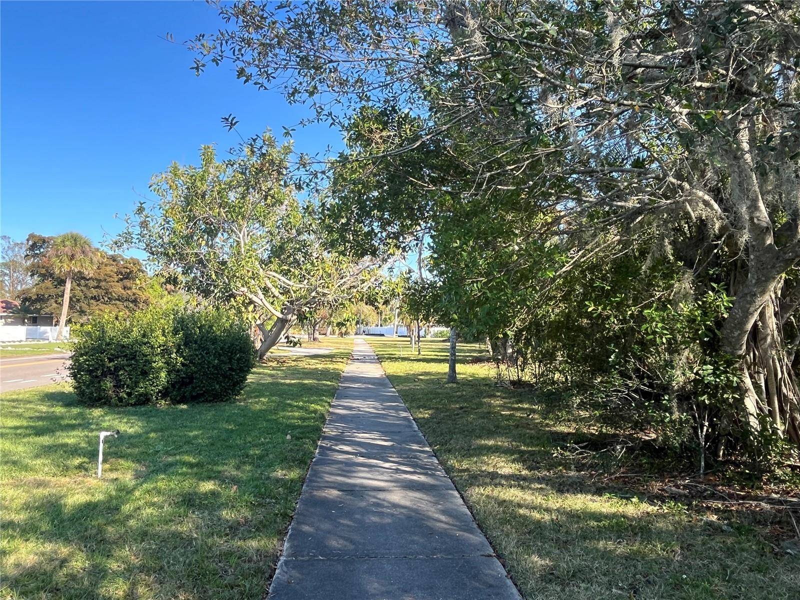 2484 RINGLING BLVD, Sarasota, FL 34237