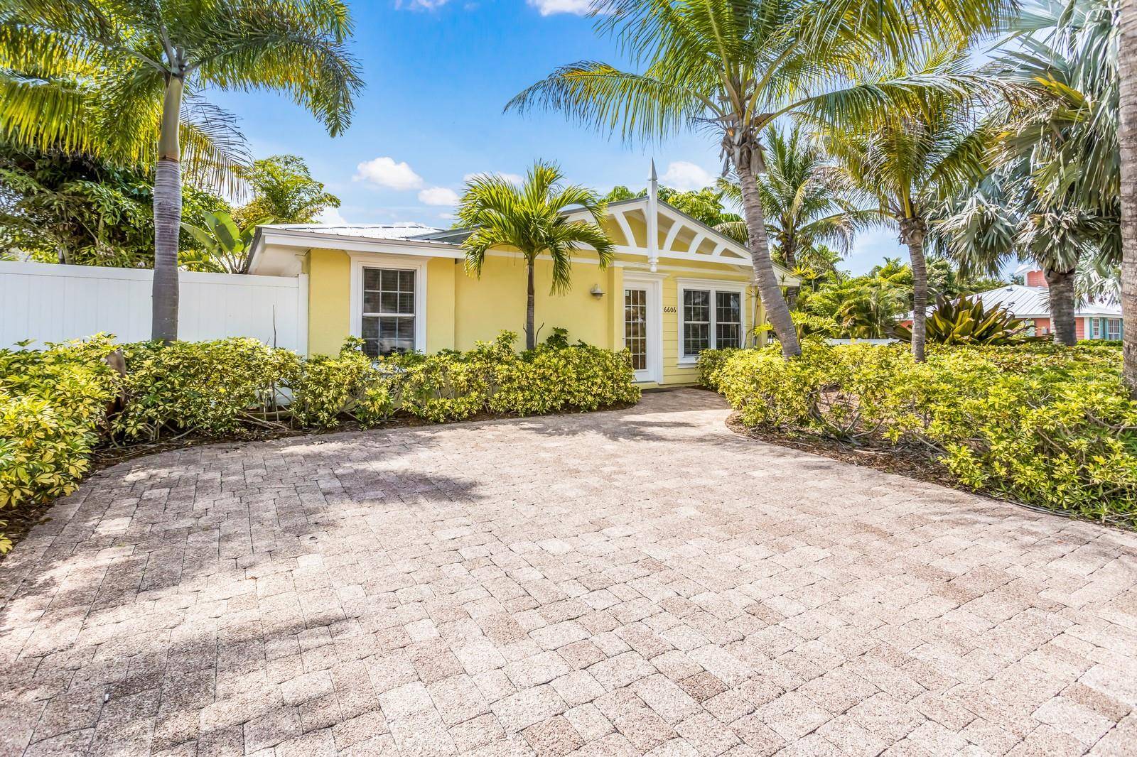 6606 HOLMES BLVD #3, Holmes Beach, FL 34217