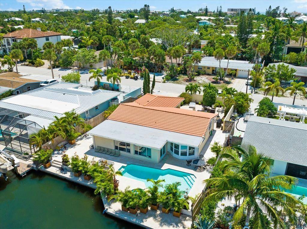 327 AVENIDA MILANO, Sarasota, FL 34242