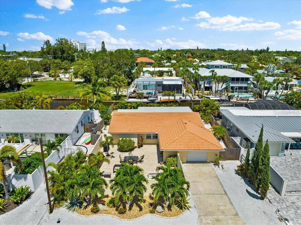 327 AVENIDA MILANO, Sarasota, FL 34242