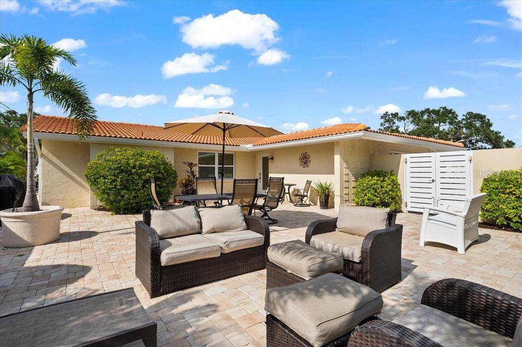327 AVENIDA MILANO, Sarasota, FL 34242