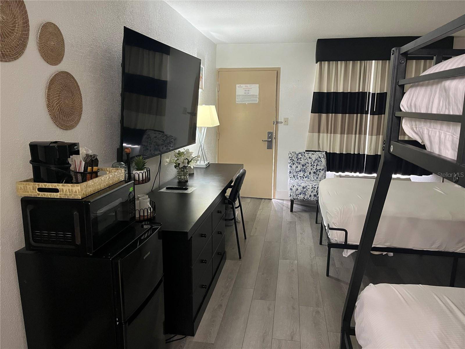7150 N TAMIAMI TRL #S510, Sarasota, FL 34243