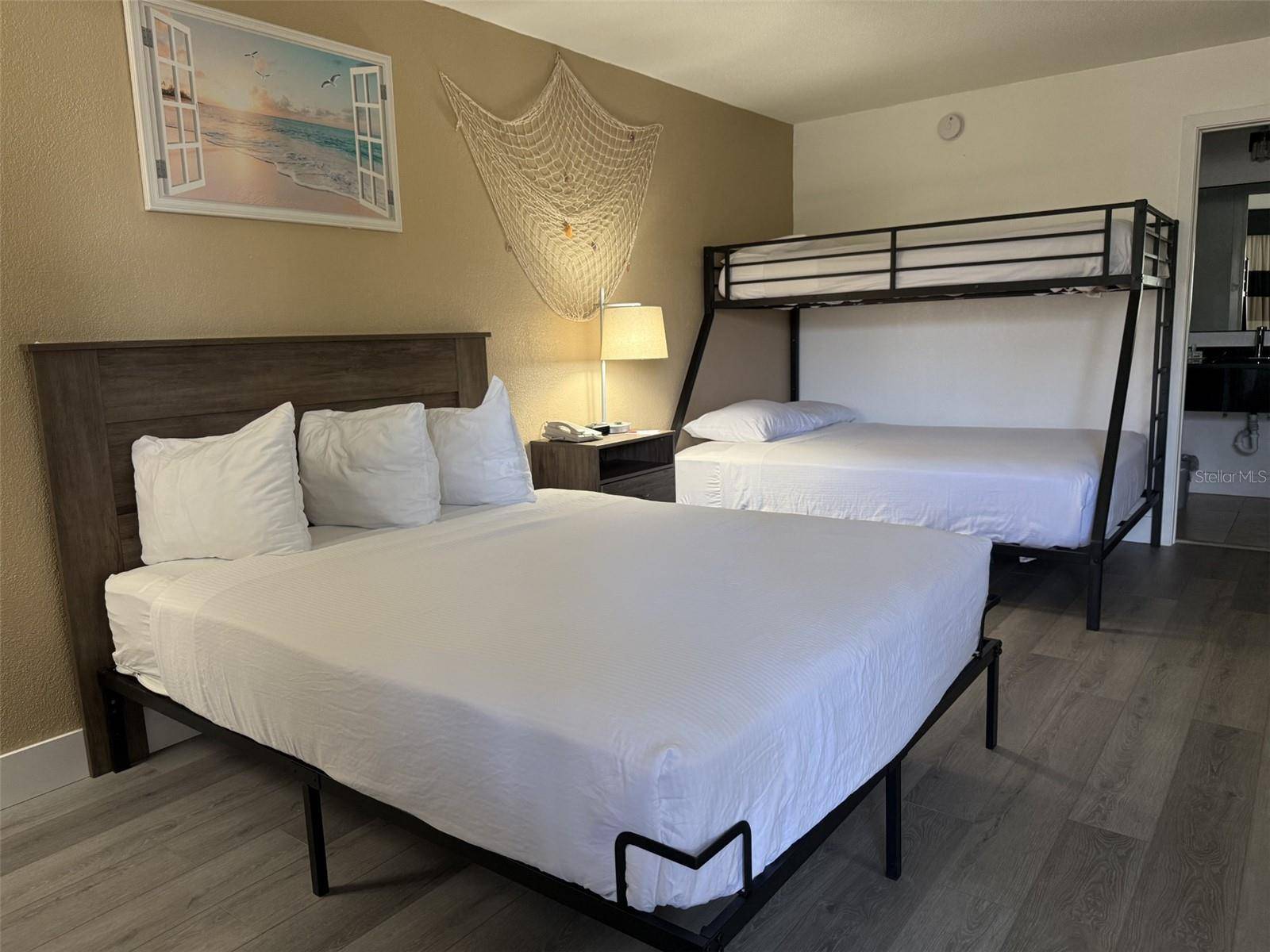 7150 N TAMIAMI TRL #S510, Sarasota, FL 34243