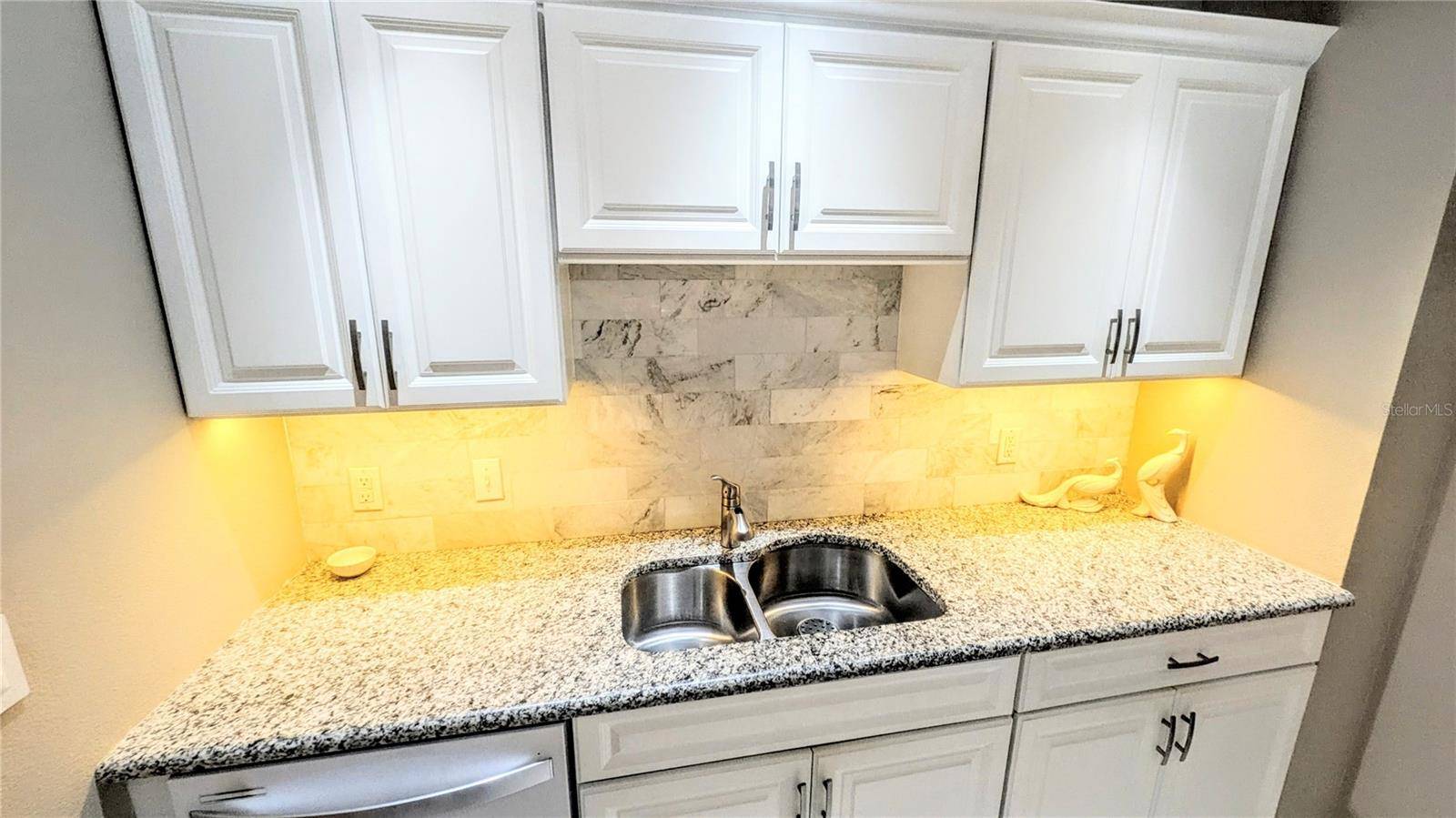 750 N TAMIAMI TRL #1404, Sarasota, FL 34236