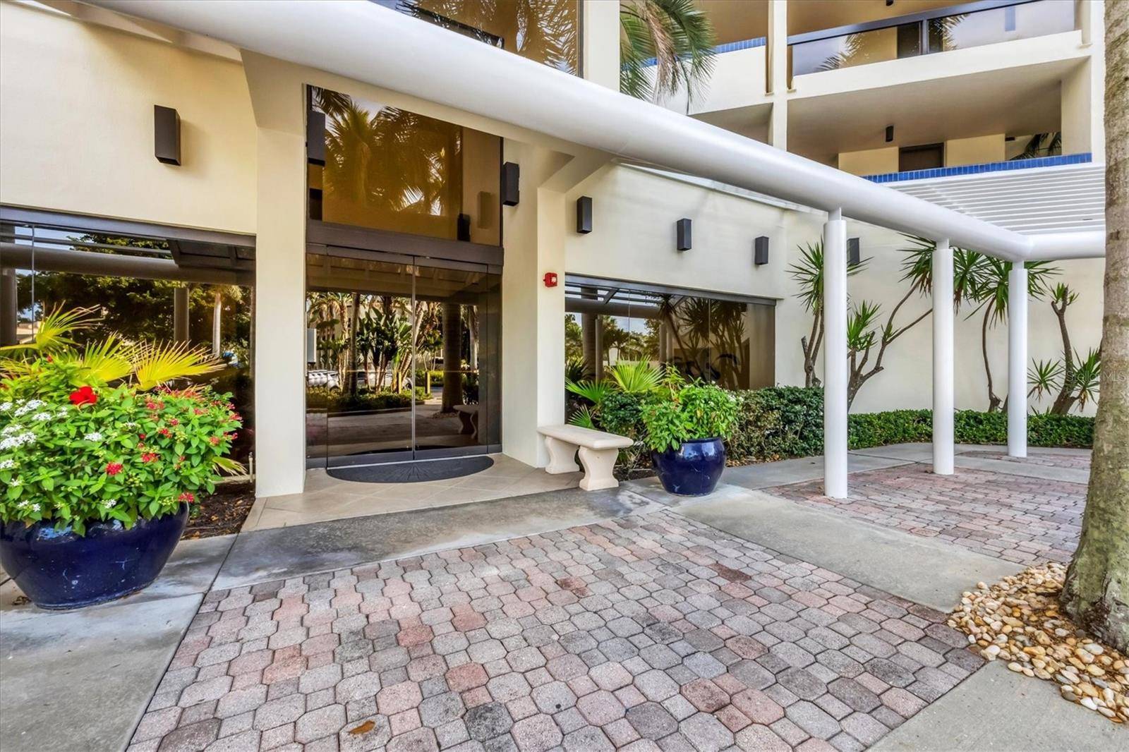 1930 HARBOURSIDE DR #134, Longboat Key, FL 34228