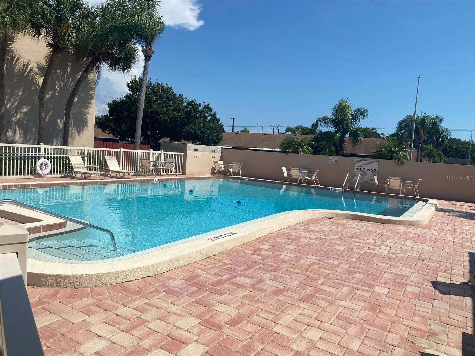 2763 WOODGATE LN #208, Sarasota, FL 34231