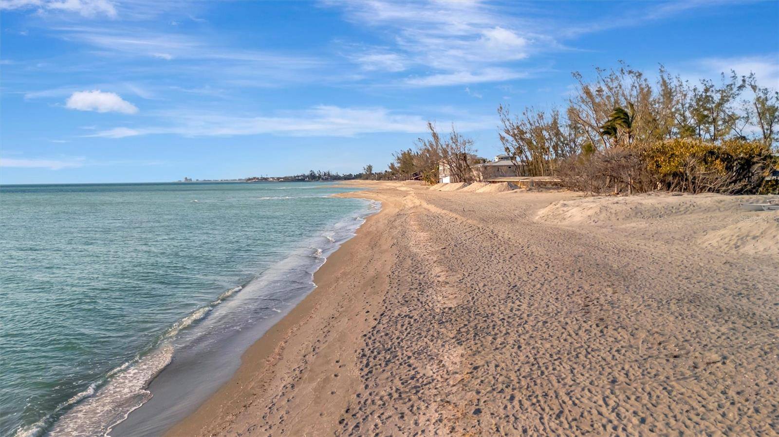 8555 HERON LAGOON CIR, Sarasota, FL 34242