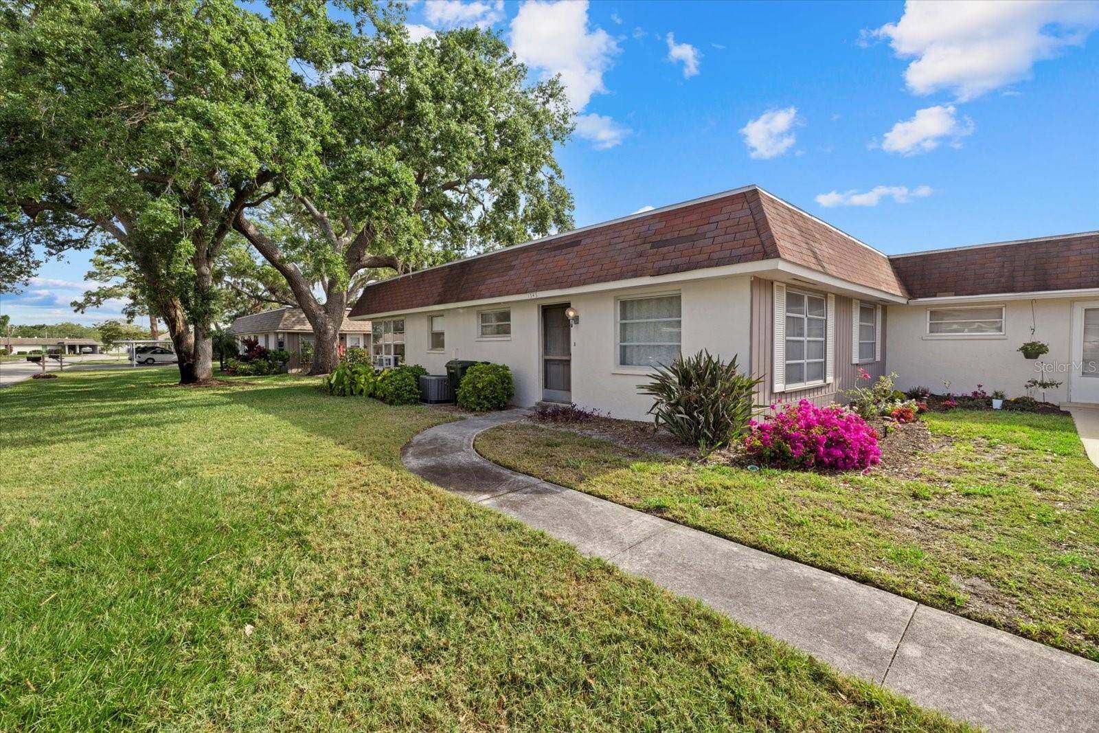 1343 GLENDALE CIR W #216, Sarasota, FL 34232