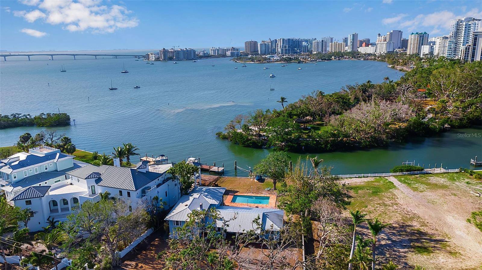 1479 BAY POINT DR, Sarasota, FL 34236