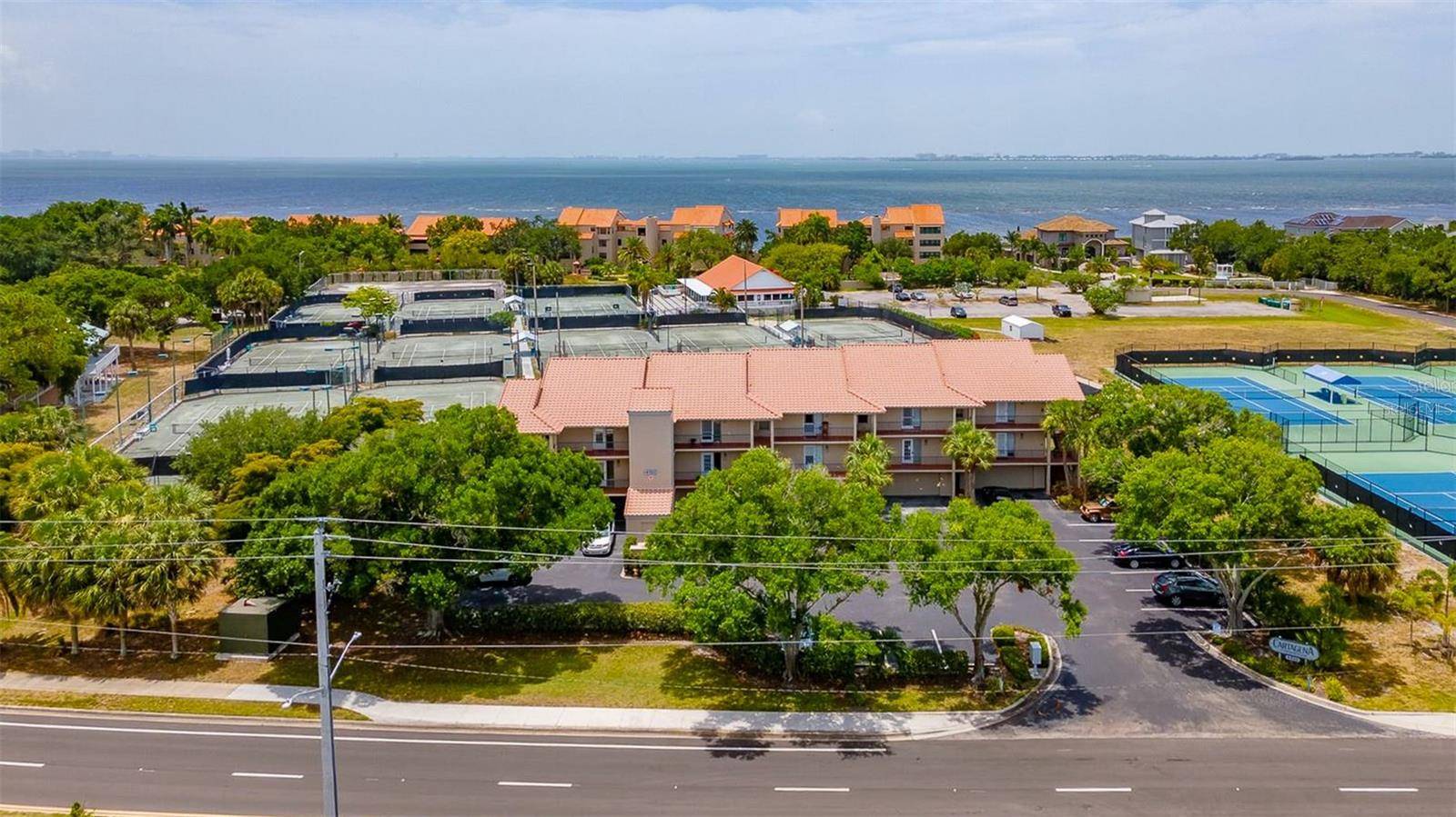 4510 EL CONQUISTADOR Pkwy #105, Bradenton, FL 34210