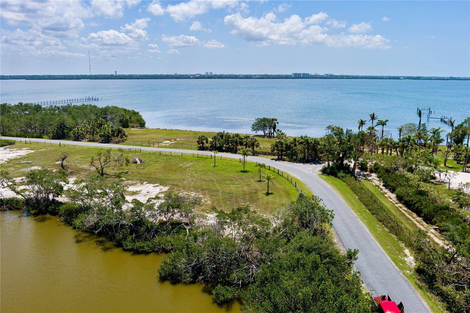 285 HORSESHOE LOOP RD, Terra Ceia, FL 34250