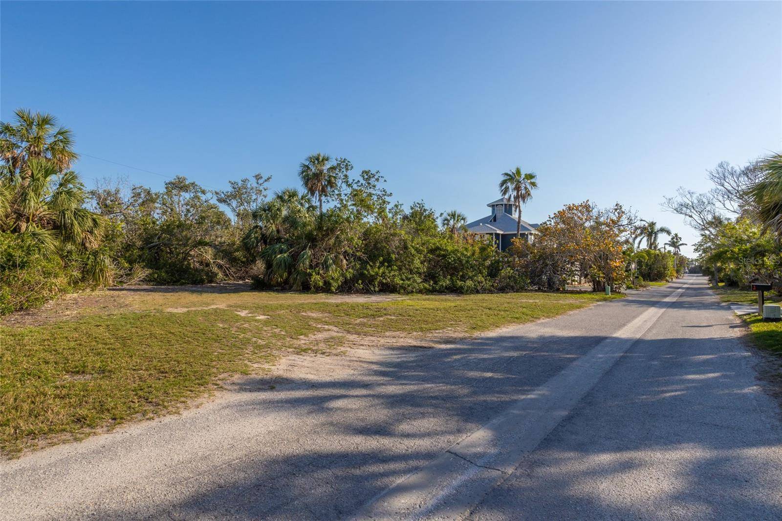 560 GULF BAY RD, Longboat Key, FL 34228